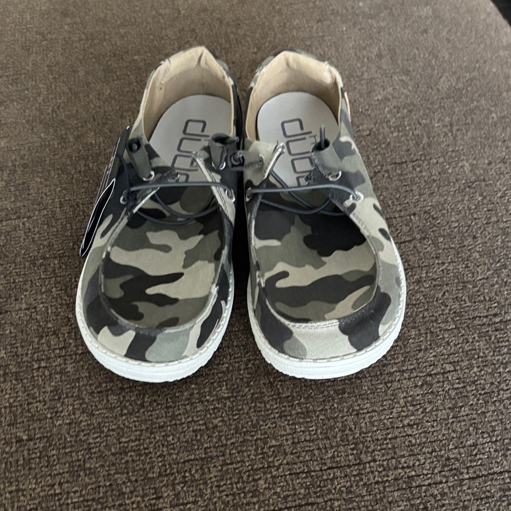 Hey Dude women’s Camouflage Moccasins